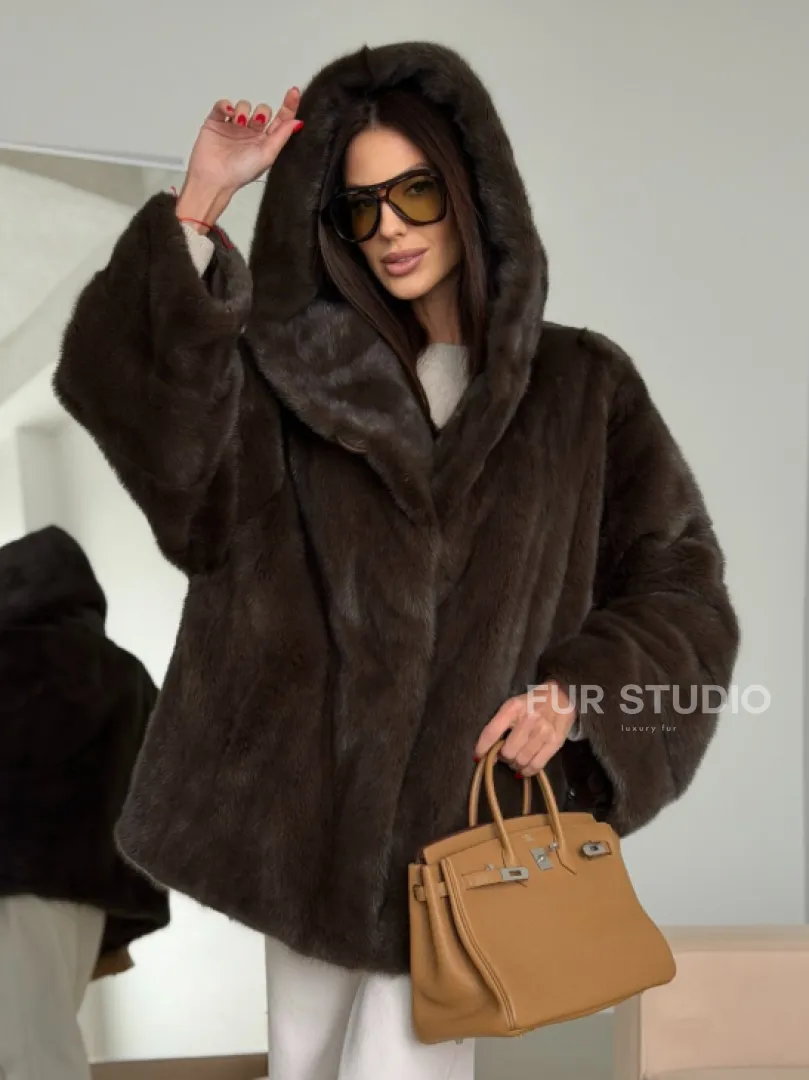 Зимняя норковая шуба с капюшоном