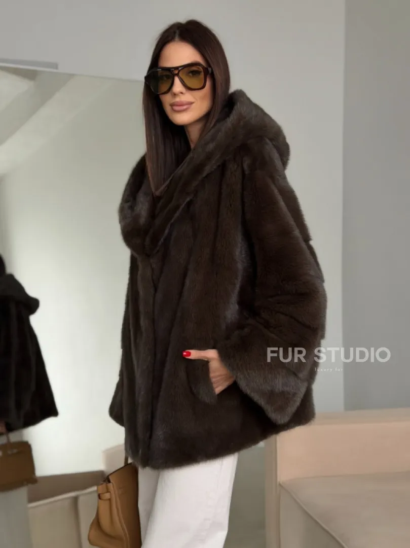 Зимняя норковая шуба с капюшоном