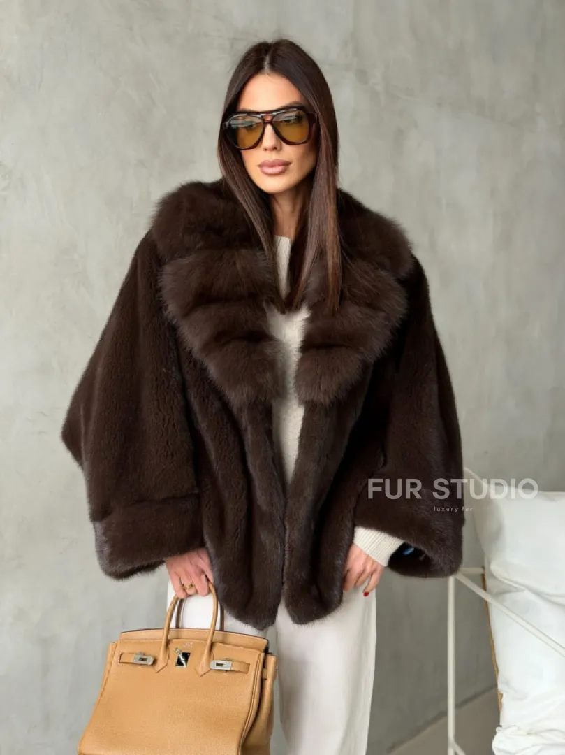 Короткий норковый жакет с воротником из куницы