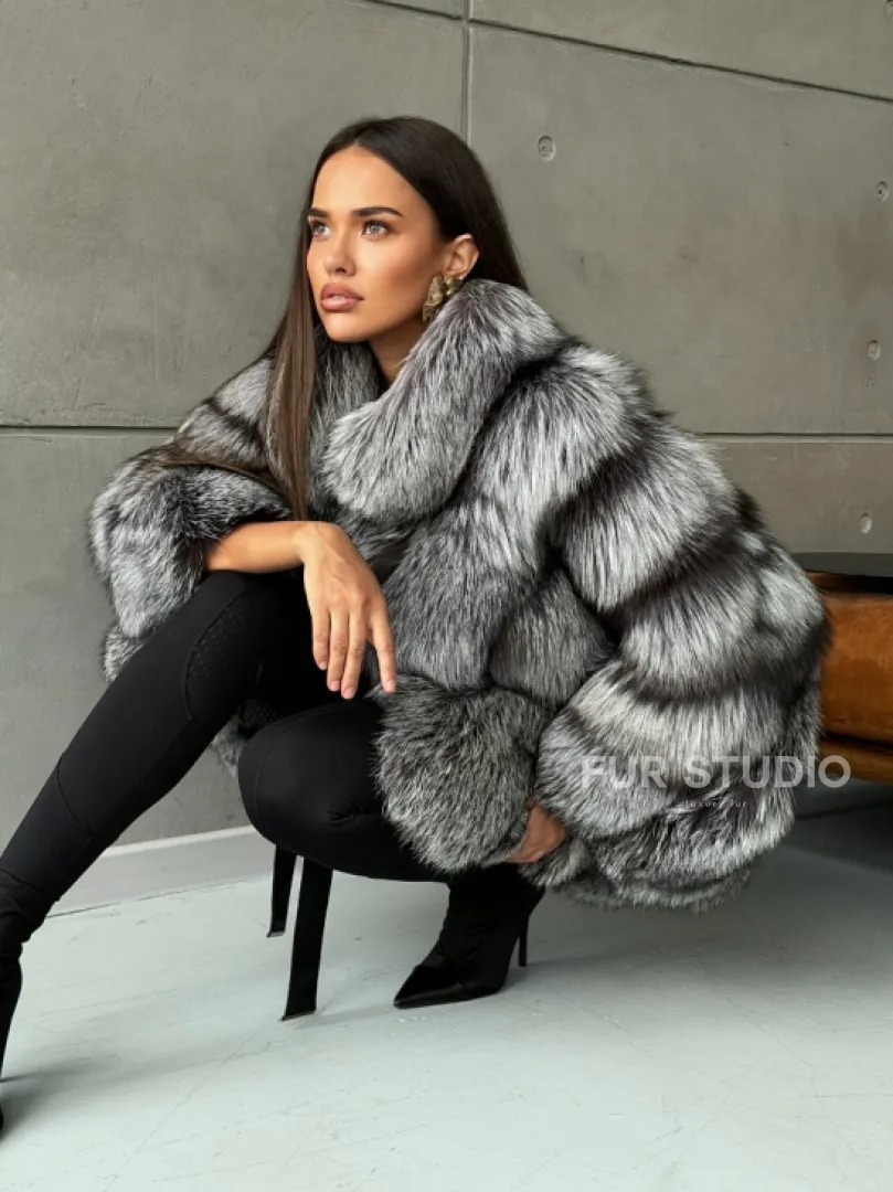 Шуба из чернобурой лисы 