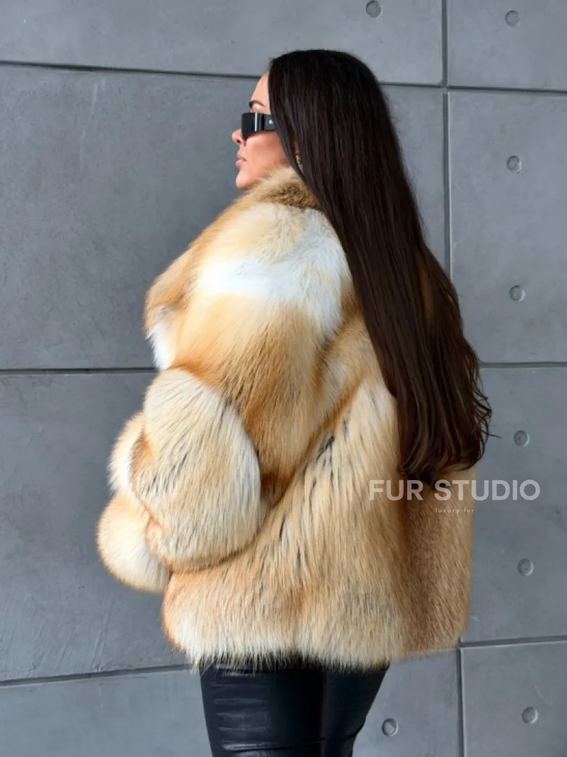 Короткая шуба из золотой альпийской лисы