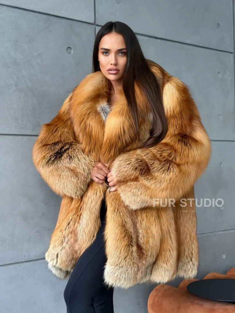 Шуба из натурального меха лисы