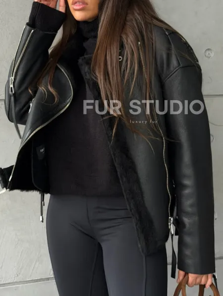 Черная короткая дубленка авиатор - фото 4