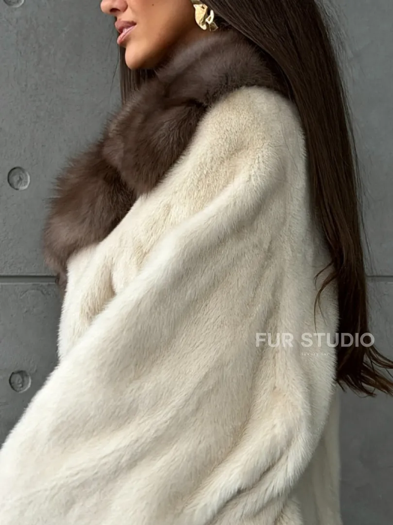 Светлая норковая шуба oversize - воротник куница
