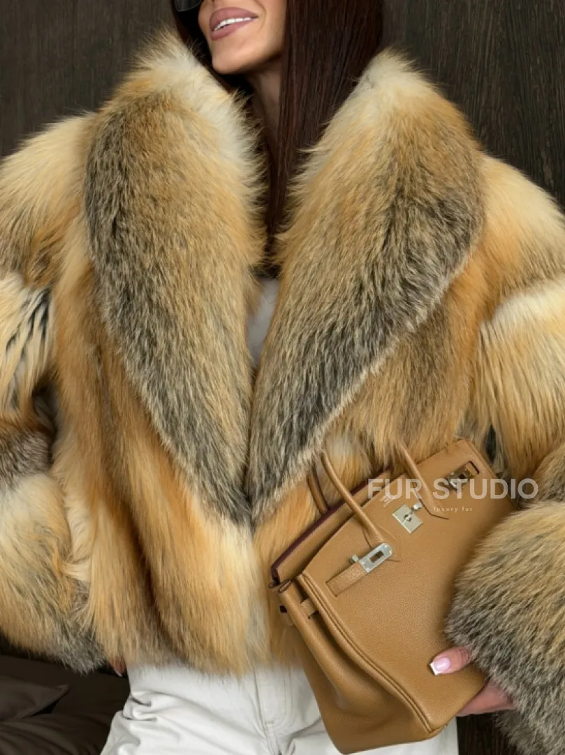 Полушубок-кроп с шалевым воротником из лисы