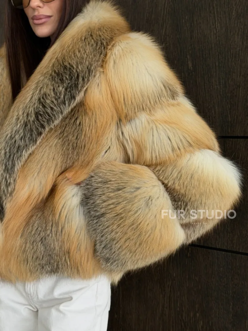 Полушубок-кроп с шалевым воротником из лисы