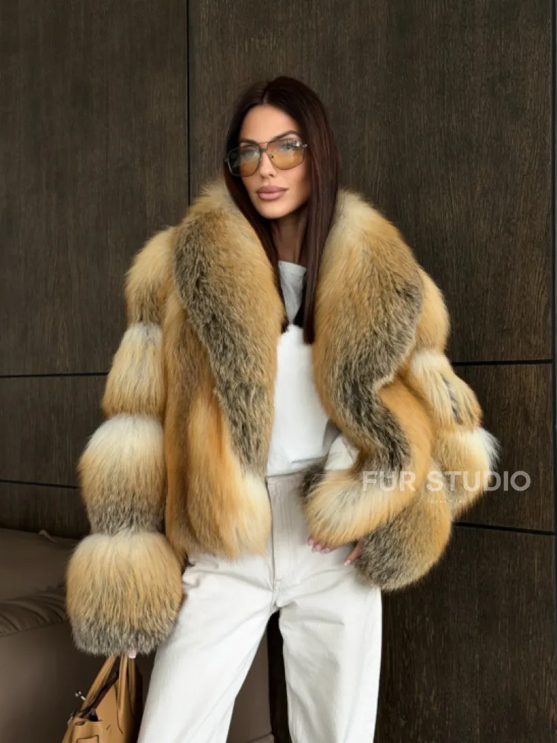 Полушубок-кроп с шалевым воротником из лисы