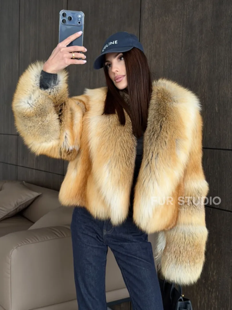 Полушубок-кроп с большим шалевым воротником из меха лисы Golden Sunrise