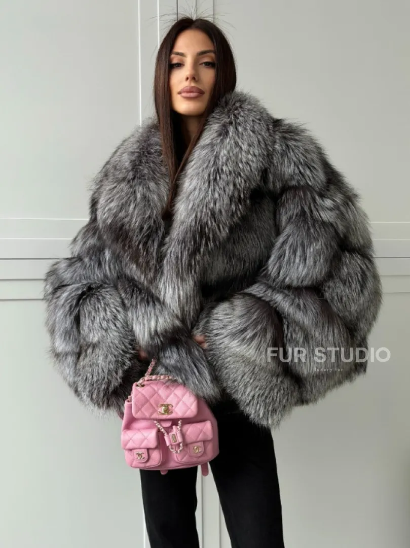 Полушубок из натурального меха чернобурки