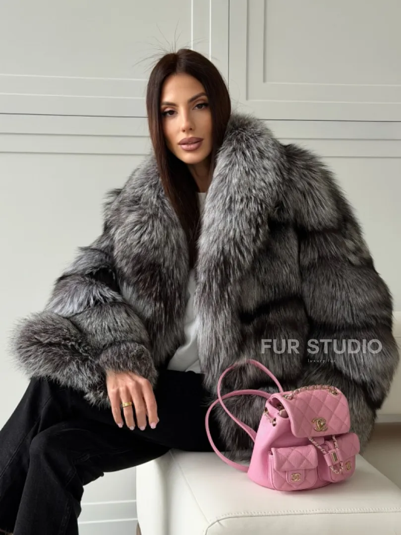 Полушубок из натурального меха чернобурки