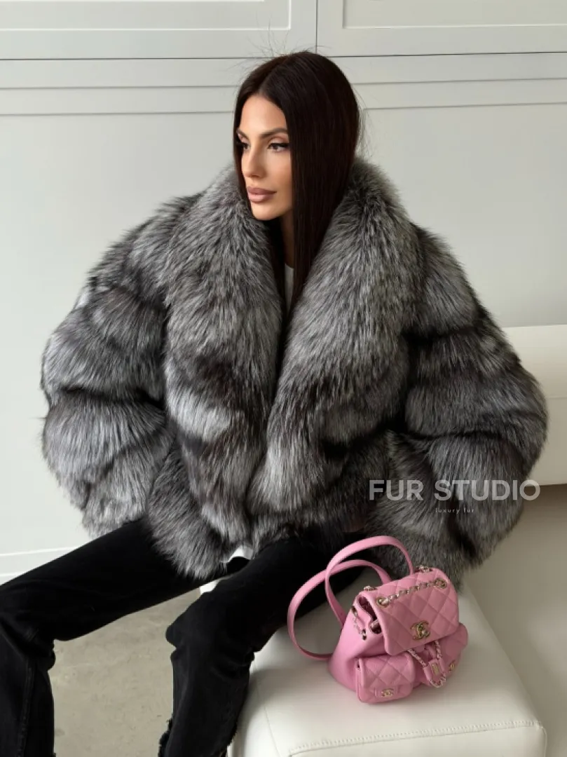 Полушубок из натурального меха чернобурки