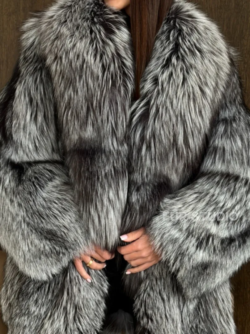 Женская шуба из чернобурки