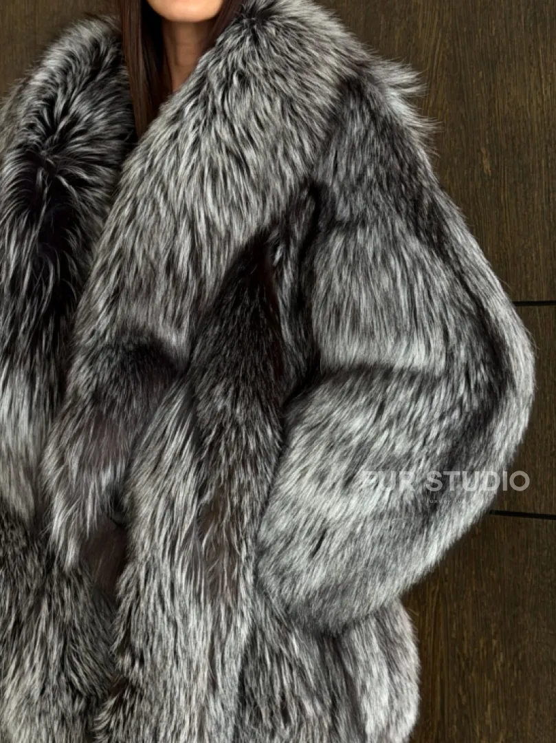 Женская шуба из чернобурки