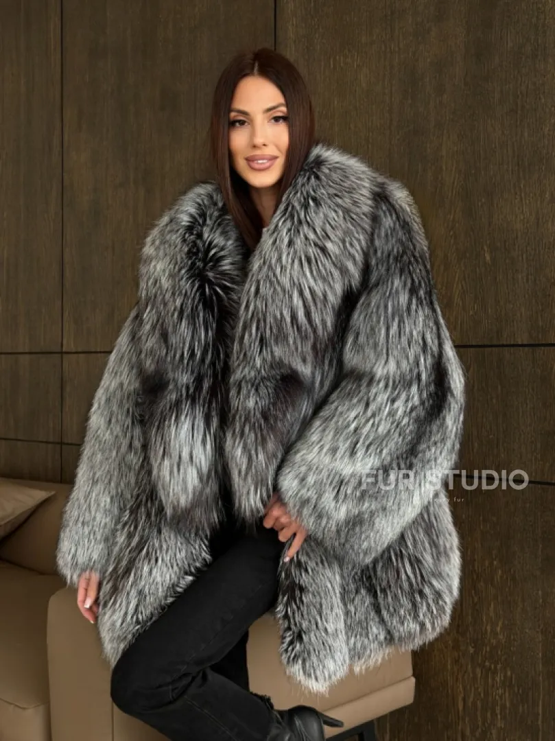 Женская шуба из чернобурки