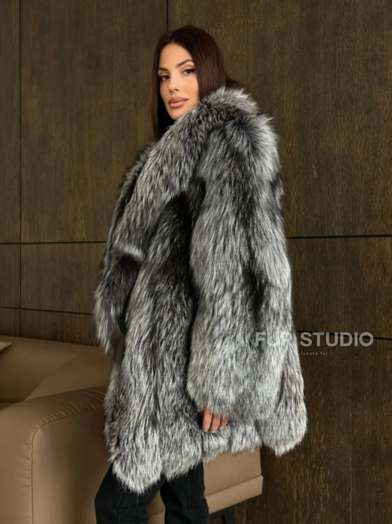Женская шуба из чернобурки