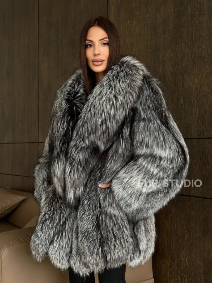 Женская шуба из чернобурки