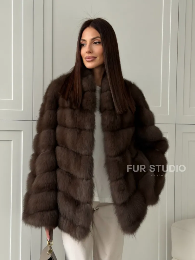 Женская шуба из меха куницы