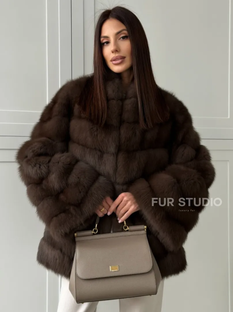 Женская шуба из меха куницы