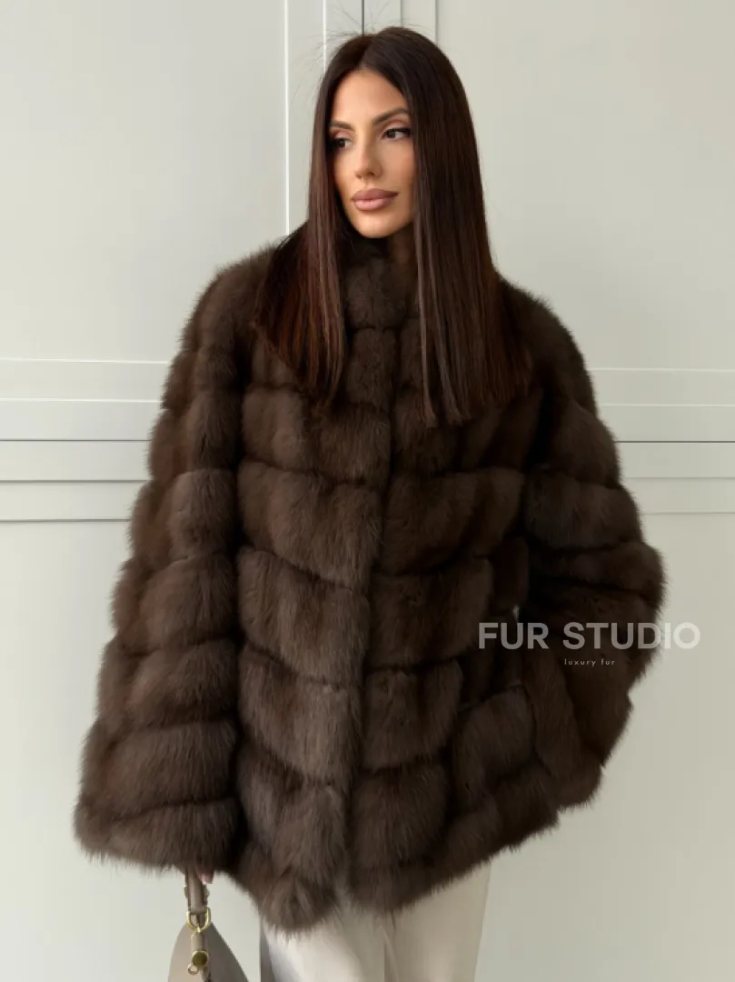 Женская шуба из меха куницы