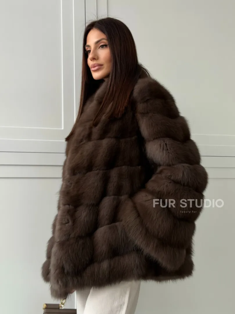 Женская шуба из меха куницы