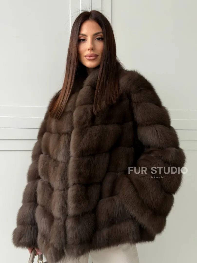 Женская шуба из меха куницы