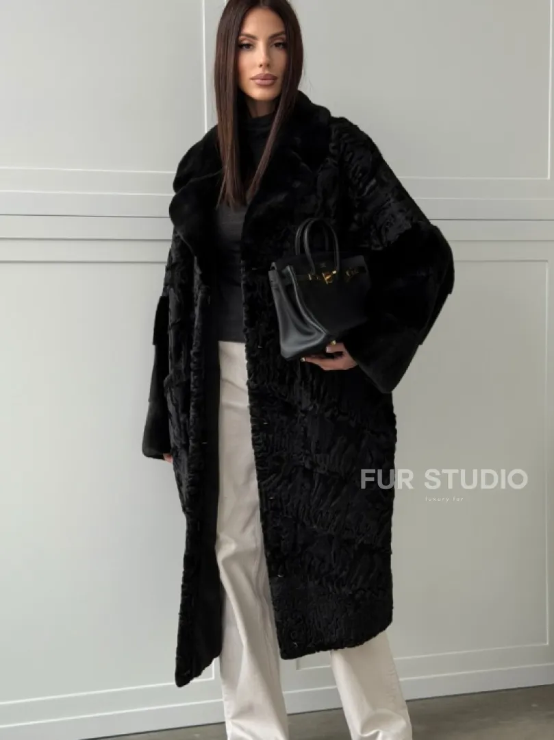 Черная шуба из каракуля с норкой