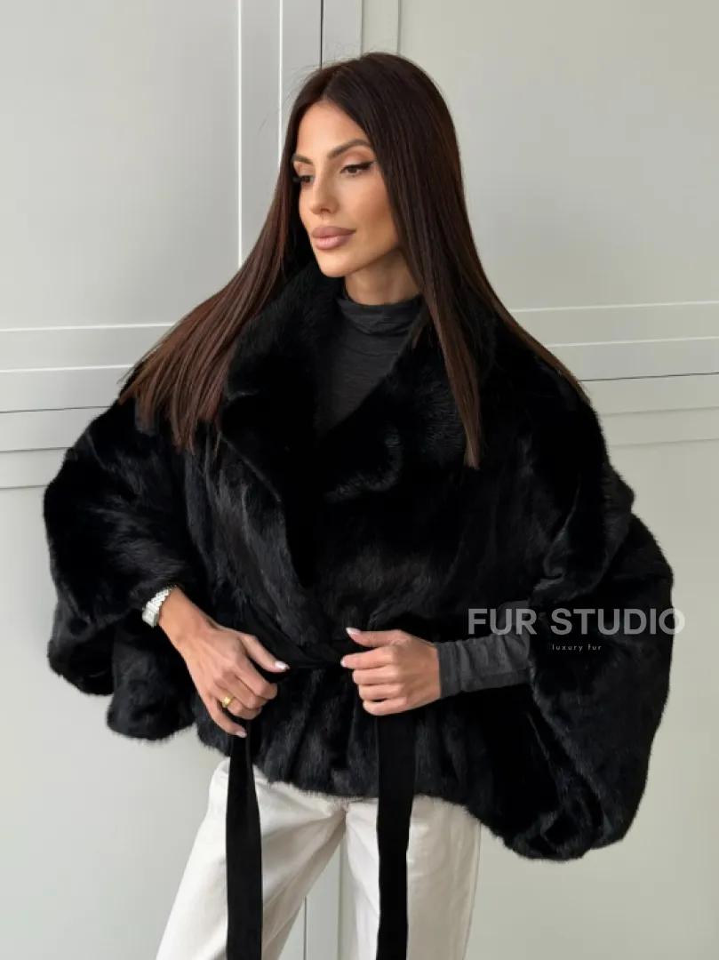 Черная норка летучая мышь - английский воротник