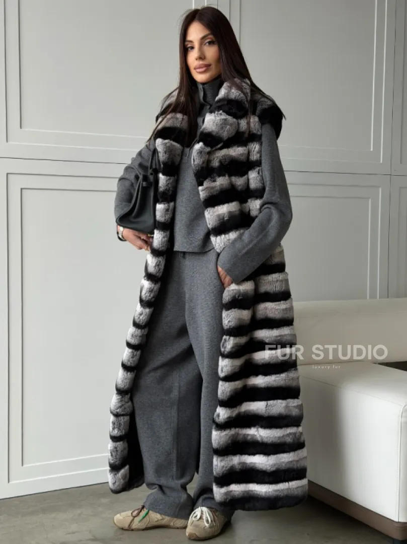 Меховой жилет из шиншиллового кролика