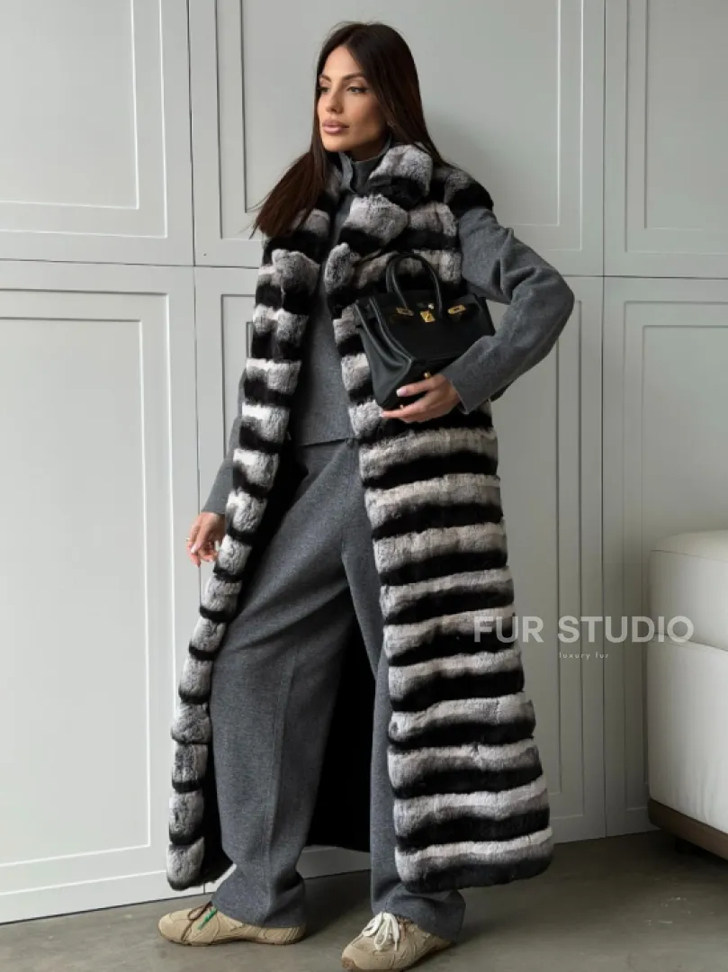 Меховой жилет из шиншиллового кролика