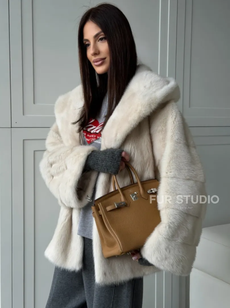 Норковый полушубок с капюшоном кобра