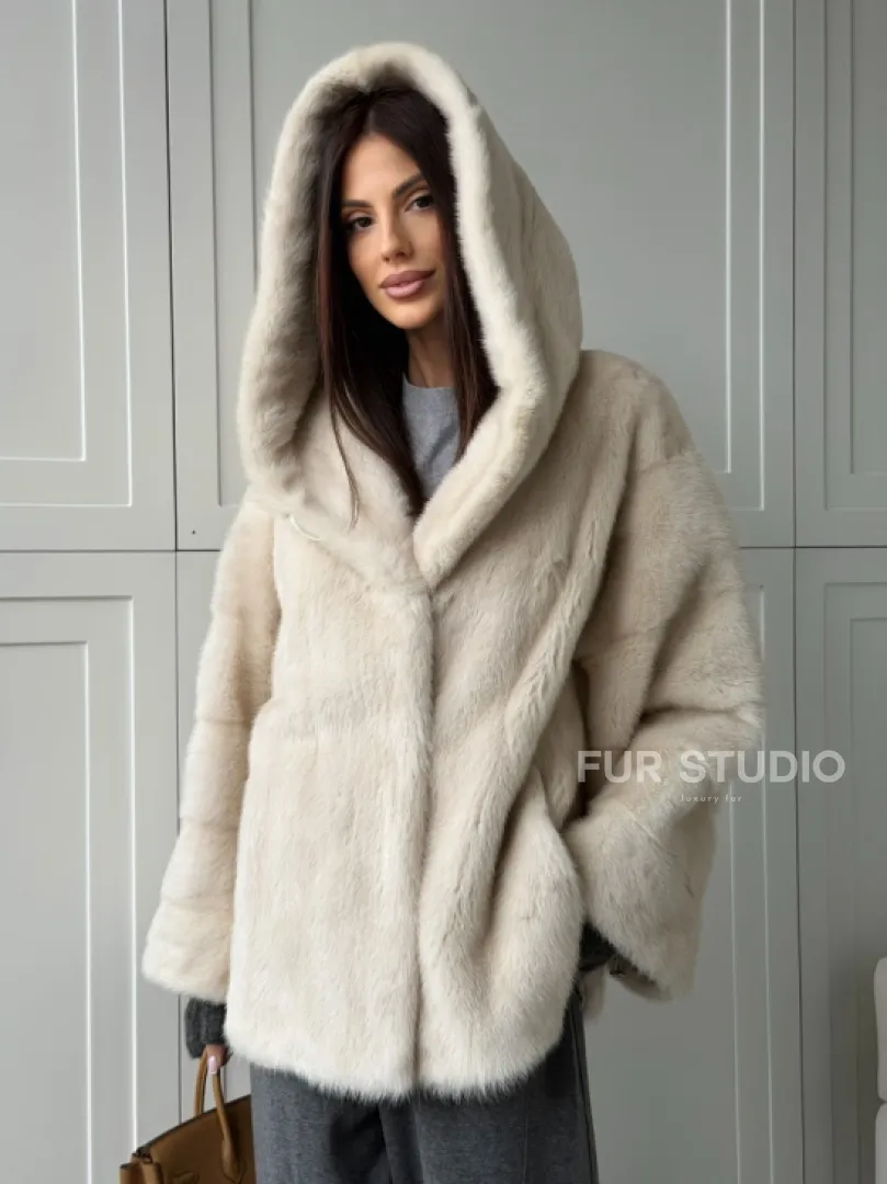 Норковый полушубок с капюшоном кобра