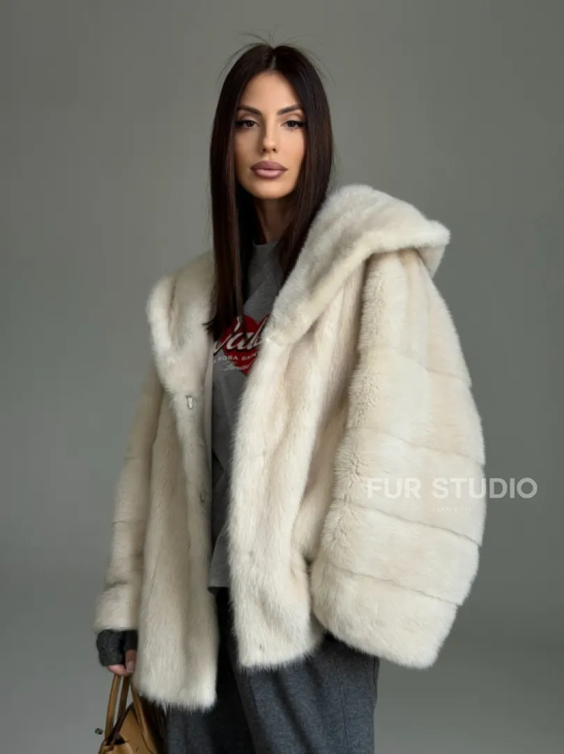 Норковый полушубок с капюшоном кобра