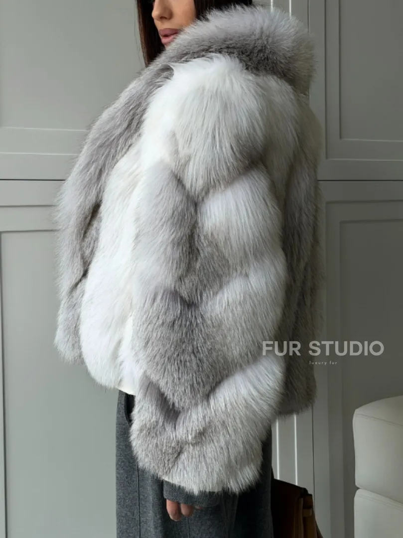 Полушубок из белой лисы, рукава - косички