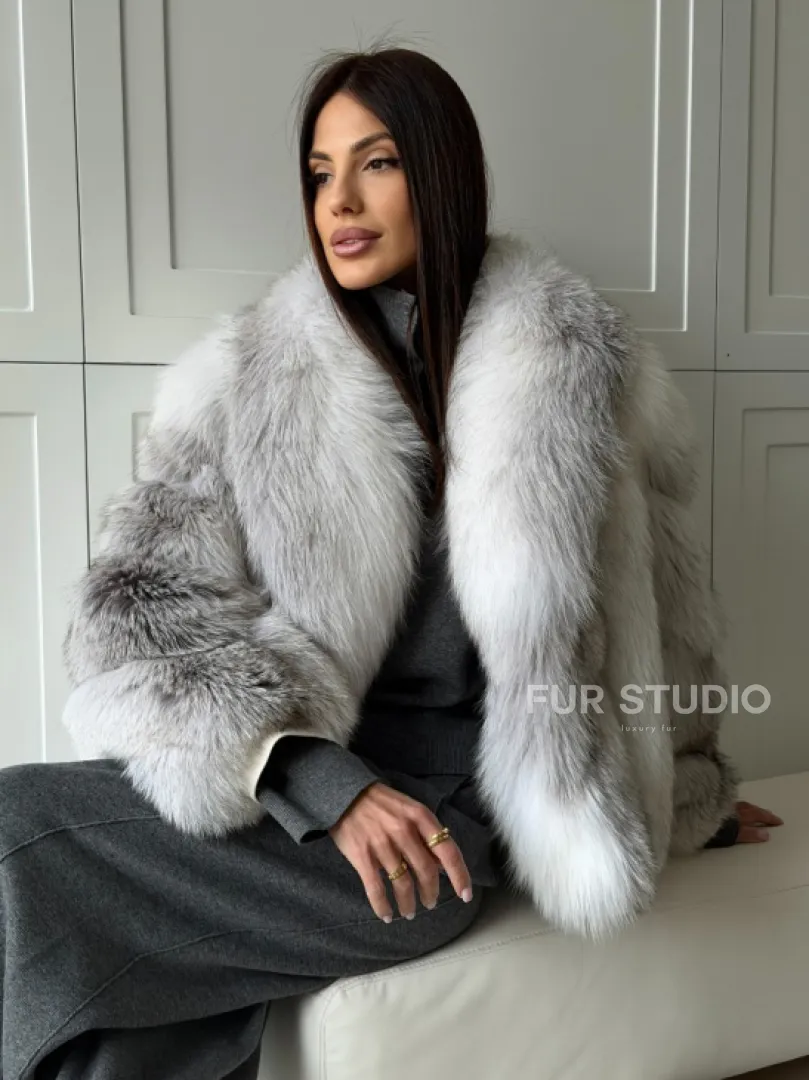 Полушубок из белой лисы, рукава - косички