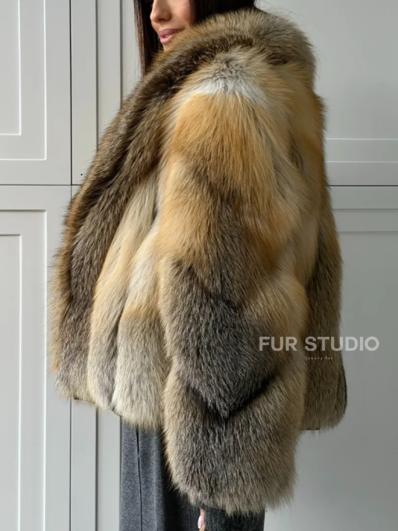 Женская шуба из лисьего меха Golden Edged Fox