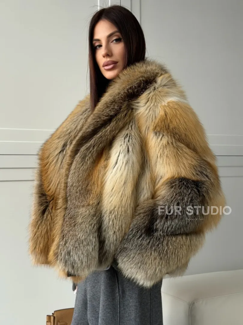 Женская шуба из лисьего меха Golden Edged Fox