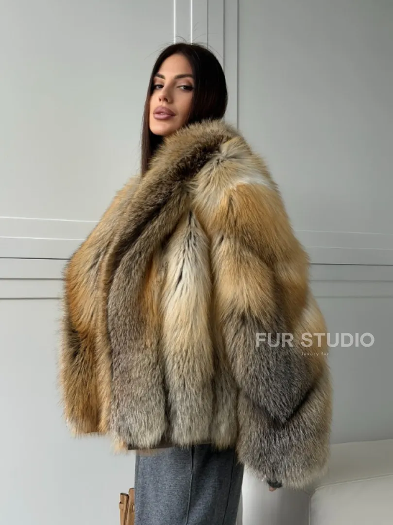Женская шуба из лисьего меха Golden Edged Fox