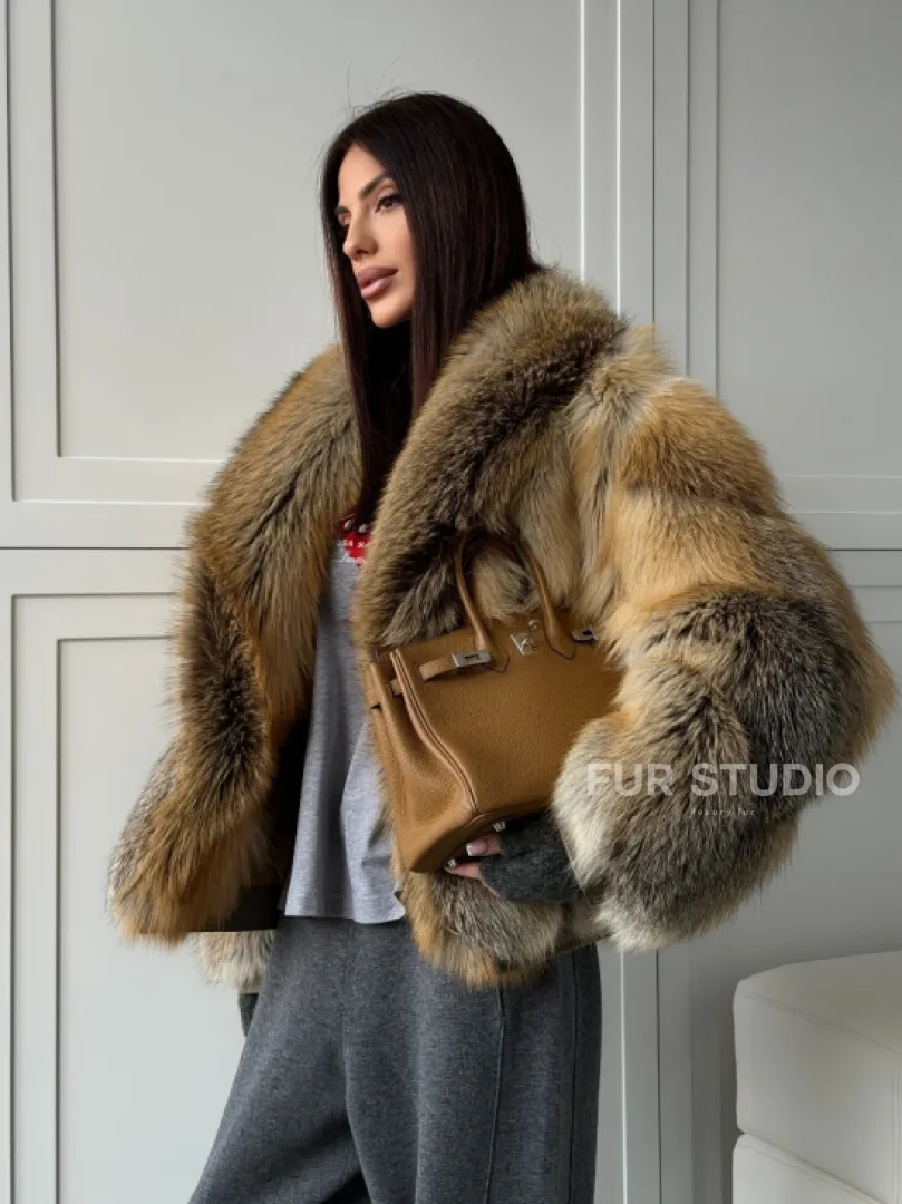 Женская шуба из лисьего меха Golden Edged Fox