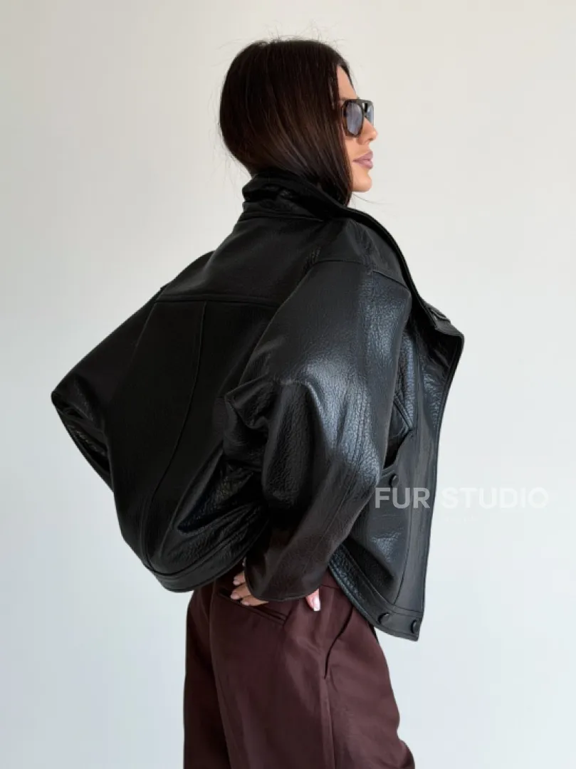Черная женская кожаная куртка