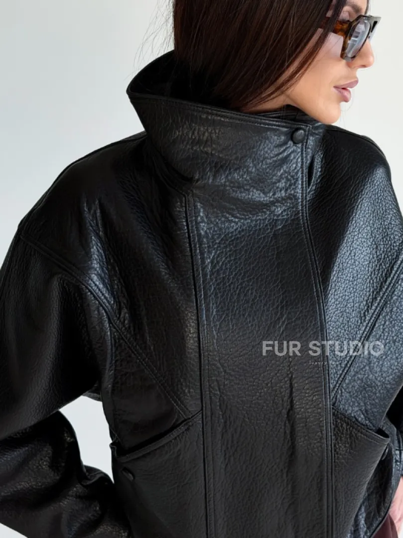 Черная женская кожаная куртка