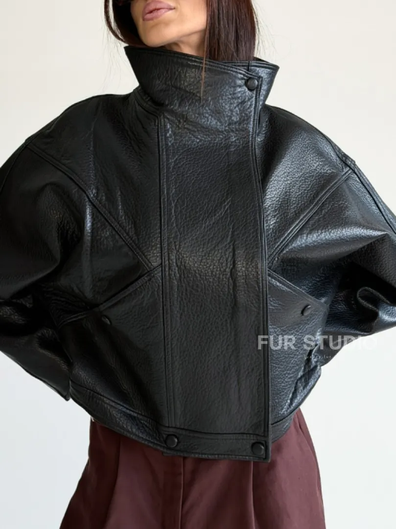 Черная женская кожаная куртка