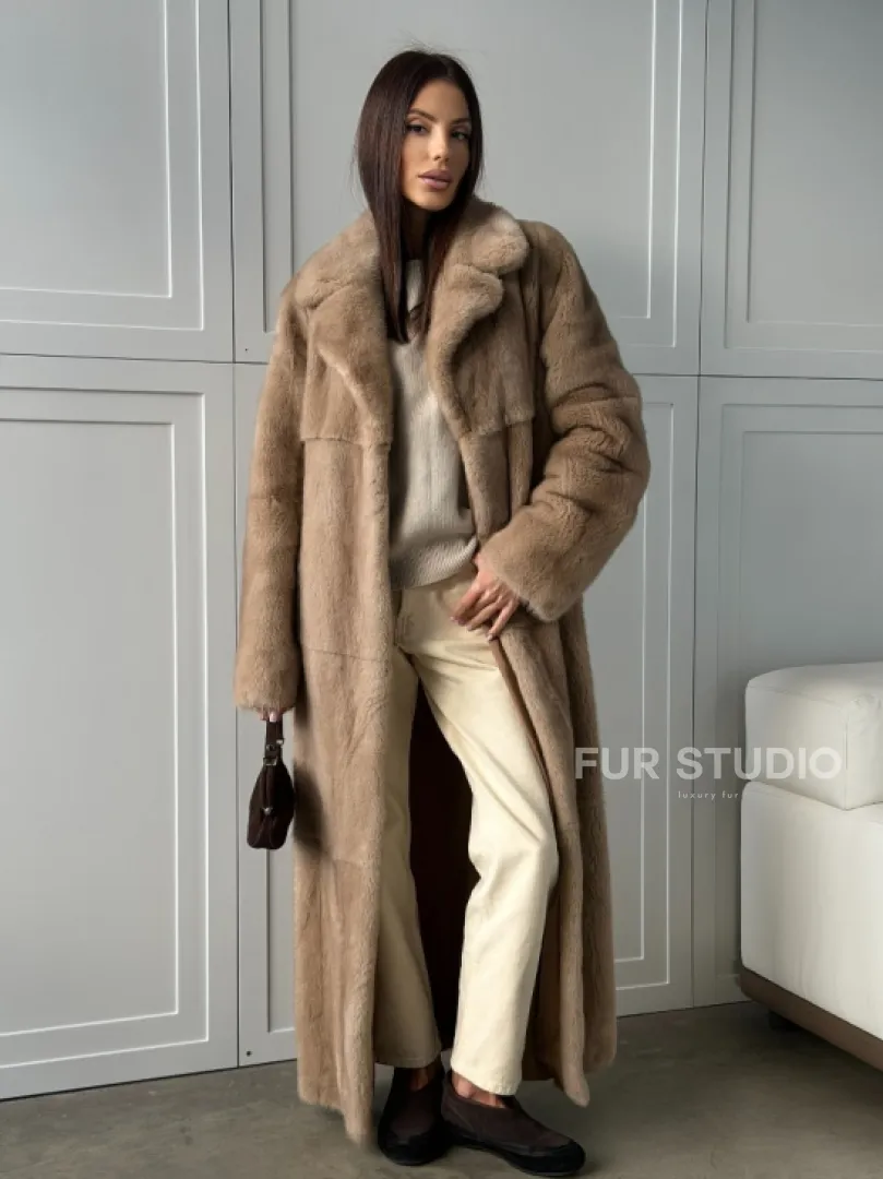 Прямая шуба из меха норки с поясом (бежевая)
