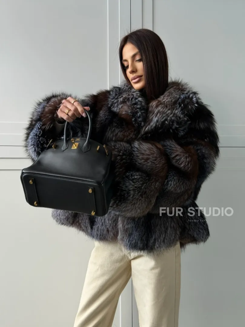 Шуба из меха блюфрост - воротник английский