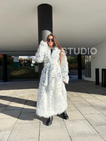 Удлиненная шуба из экомеха под рысь - фото 5