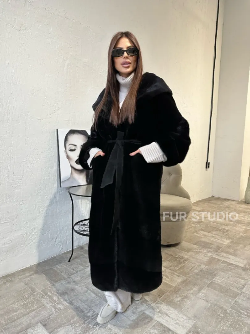 Шуба из канадской плюшевой норки BlackNafa с капюшоном