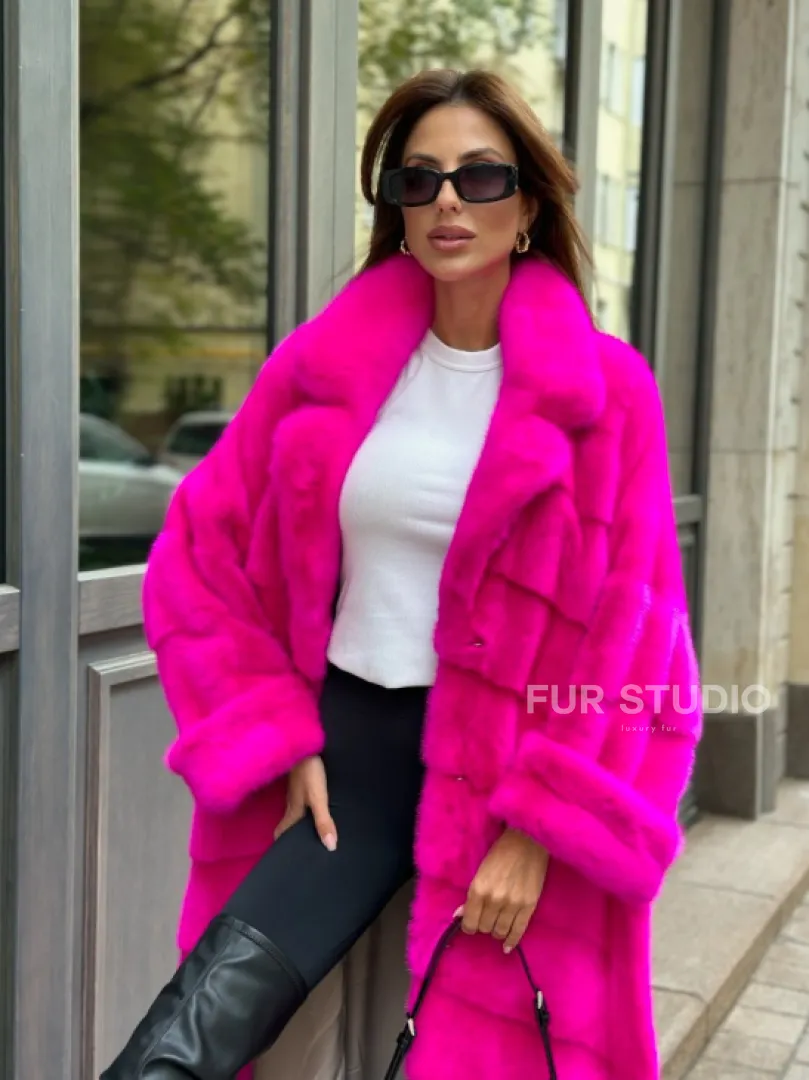 Норковая шуба в цвете фуксия