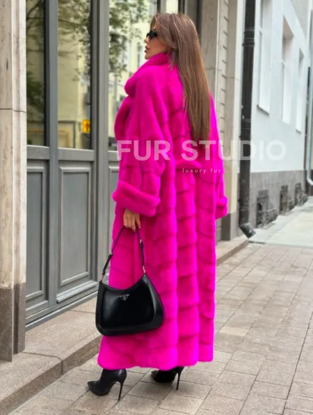 Норковая шуба в цвете фуксия - фото 2