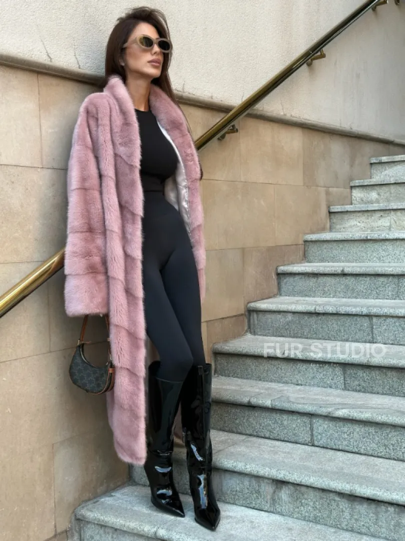 Элегантная шуба воротник отворот - цвет розовый жемчуг