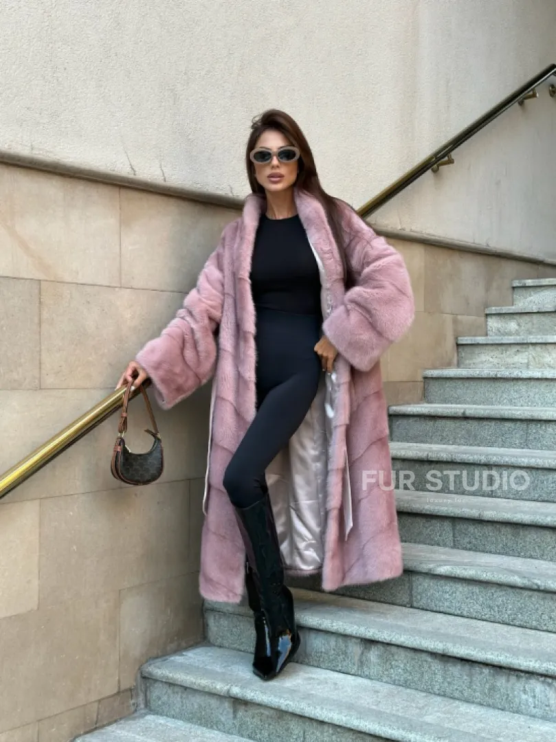 Элегантная шуба воротник отворот - цвет розовый жемчуг