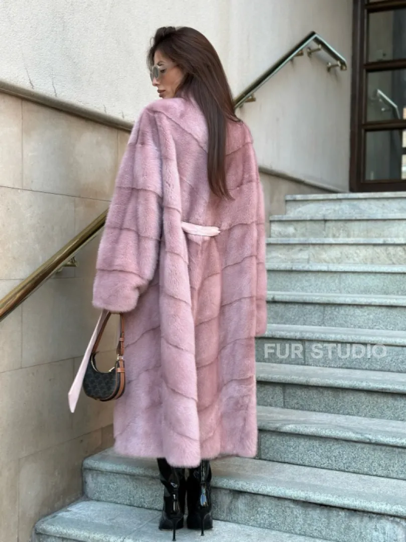 Элегантная шуба воротник отворот - цвет розовый жемчуг